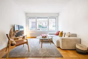 Stylish Lakeside Home by the Jet d'Eau - Cologny