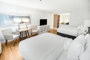 Essence of the Ocean 2nd Floor Oceanview Room