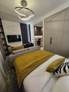 Dimiant Lux River BW