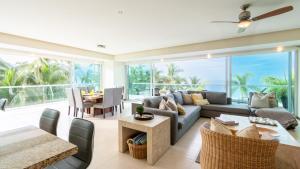 Península T3 1A Luxurious Ocean View Getaway by Kivoya