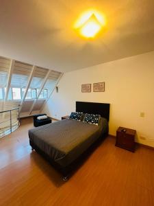 Duplex a media cuadra de la Embajada EEUU