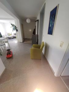 Große 3 Zi Wohnung auf der Pferde Farm