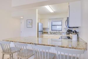Orange Beach Condo with Beach and Tennis Court Access