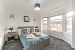 Modern House, Sleeps 5 in Central Coventry - Stivichall