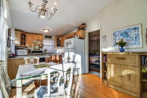 Ellis River Cottage about 3 Mi to Attitash Mountain!