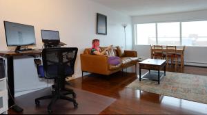 Cambridge 2 BR king gym Near Uni RUH City H