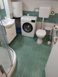 Apartments by the sea Cove Osibova, Brac - 20093