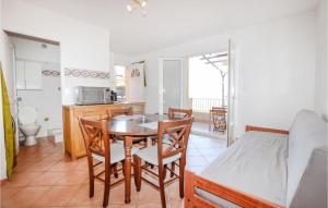 Appartements Lovely Apartment In Costa With Outdoor Swimming Pool : photos des chambres
