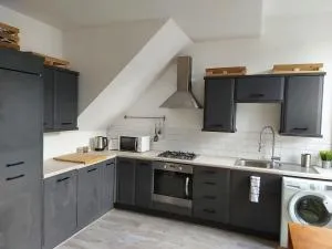 Large 2 Bedroom City Centre Apartment + Parking - Walton le Dale