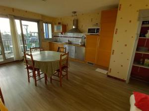 Bel appartement 2 chambres, pour 6 pers., face mer, à 50m de la plage - FR-1-323-297