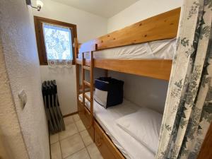 Appartements Studio cosy pour 4 pers., expo Sud, pres des pistes et commerces, avec balcon et equipements complets - FR-1-733-151 : photos des chambres