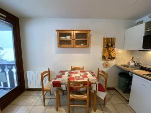 Studio cosy pour 4 pers., expo Sud, près des pistes et commerces, avec balcon et équipements complets - FR-1-733-151