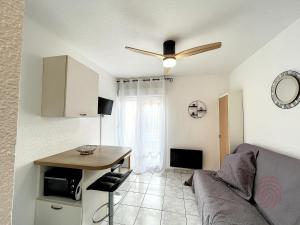 Charmant Studio avec Balcon - Proche Thermes, Centre-ville et Golf - Animaux Acceptés - FR-1-451-203