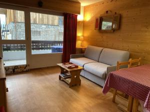 Appartement skis aux pieds 4 pers avec terrasse ensoleillée - LAlpe dHuez - FR-1-405-348