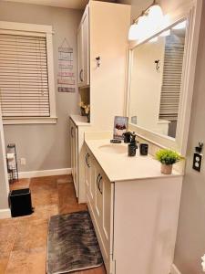 Cabin Retreat on 5 Acres