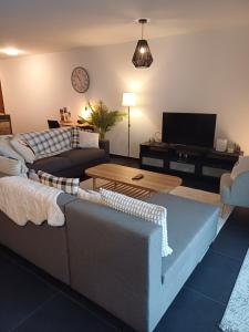 Spacieux appart - 2 chambres à coucher incl Jacuzzi Privé