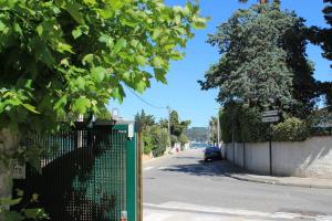 Joli T2 3mn mer. Proche commodité WiFi Parking