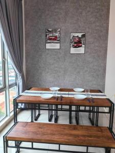 Mount Austin Manhattan Homestay. 1-5 PaxProjector Netflix