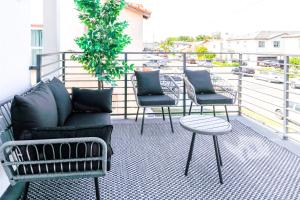 Disneyland Cozy Luxury Retreat I Sleeps 10, King Bed & EV Access