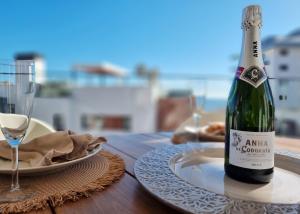 Beautiful Middel Views Apartment with pool and gym