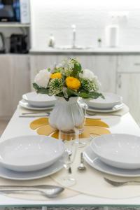 Déja Blue Old City Center studio.