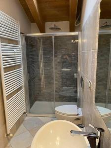 Interno 8 appartamento con box auto privato gratuito