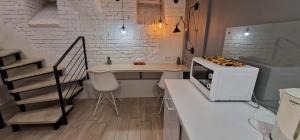 Чорно -білий люкс в центрі Світло 24на7