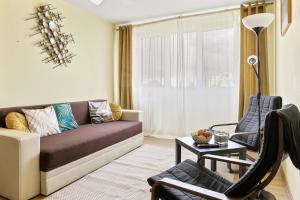 Arena Nationala, Monza, Victor Gomoiu The Cloud, Free Early Check-In Available