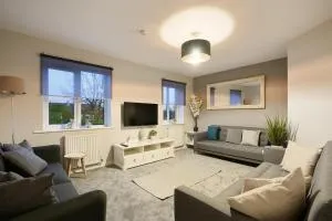 Richmond House - 5 Bed House that Sleeps 10, Great for Workers & Groups, Netflix & FREE Parking - Hosted by Stay Host Save - Manor