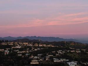 Epic Views! Hollywood Hills SkyVilla: Crows Nest