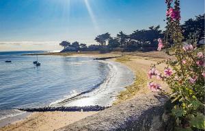 Maisons de vacances Stunning Home In Barbatre : photos des chambres