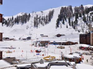 Studio rénové et confortable · Cœur de station - FR-1-181-2007