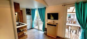 Campings Camping Aux Portes De Cassis : photos des chambres