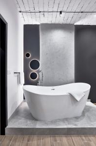 Długa 18 Apartament Premium z wanną i sauną