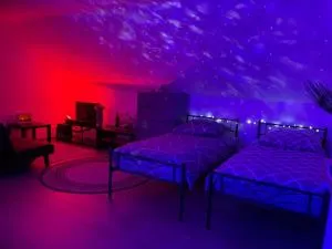 Sky Studio Apartment 1,5 Zimmer für 4 Leute Zentral 35qm S-Bahn Mercedes Benz - Renningen