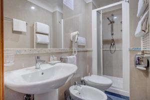 Small Double Room - French bed  room in Hotel Amalfi