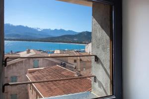 Appartements Mira appartement climatise vue mer centre de Calvi proche port et plage : photos des chambres