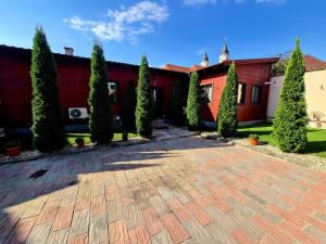 Armenopolis - Adults Only