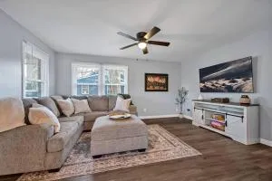 Downtown Gem, 2 Kings, 1 Queen, Newly Renovated - Green Level