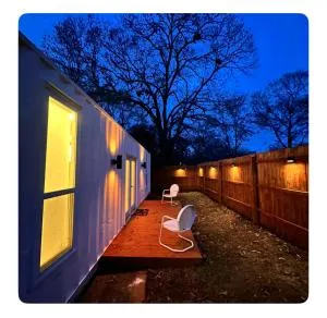 Nomehaus shipping container studio residential neighborhood ATHENS - 温德