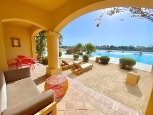 Magical 2BR GroundFree Pool & Lagoon Access @ElGouna