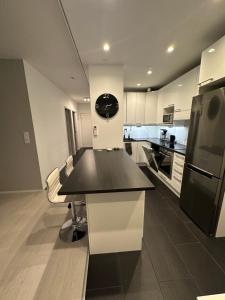 Cozy and modern apartment with lakeside view