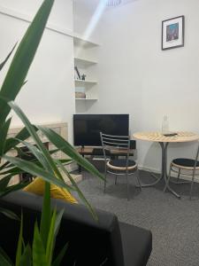 Loganberry apartment