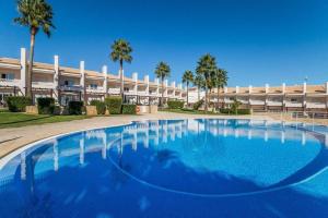 Fantastic Townhouse with Pool and Sea Views