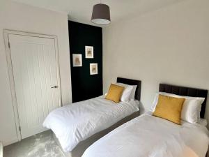 Modern Mountain Retreat in the Brecon Beacons