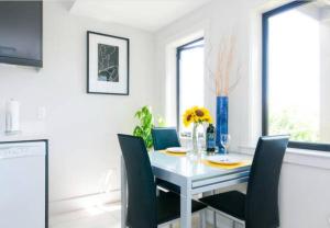 Beautiful Downtown & Bay Bridge, Vineyard Views!