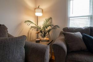 Near Historic Downtown Apex, Sleeps 8, King Bed