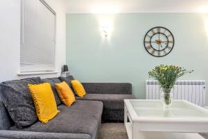 20pct OFF LONG STAYS CONTRACTORS Welcome Chantry close stay