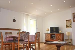 Apartment La Dostana 4