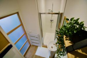 Appartements -Studio lumineux-CLIM-Parking-Metro a 80 metres- : photos des chambres